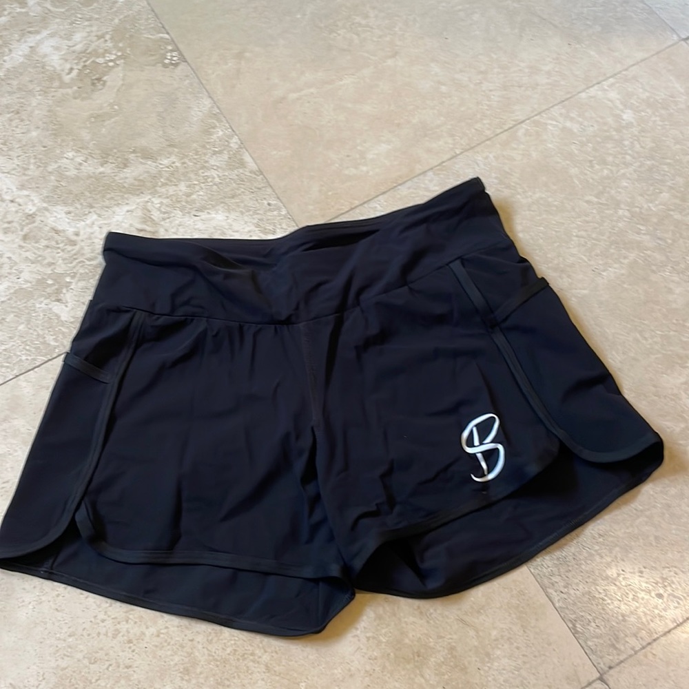 Sofiabella tennis shorts, black, size medium